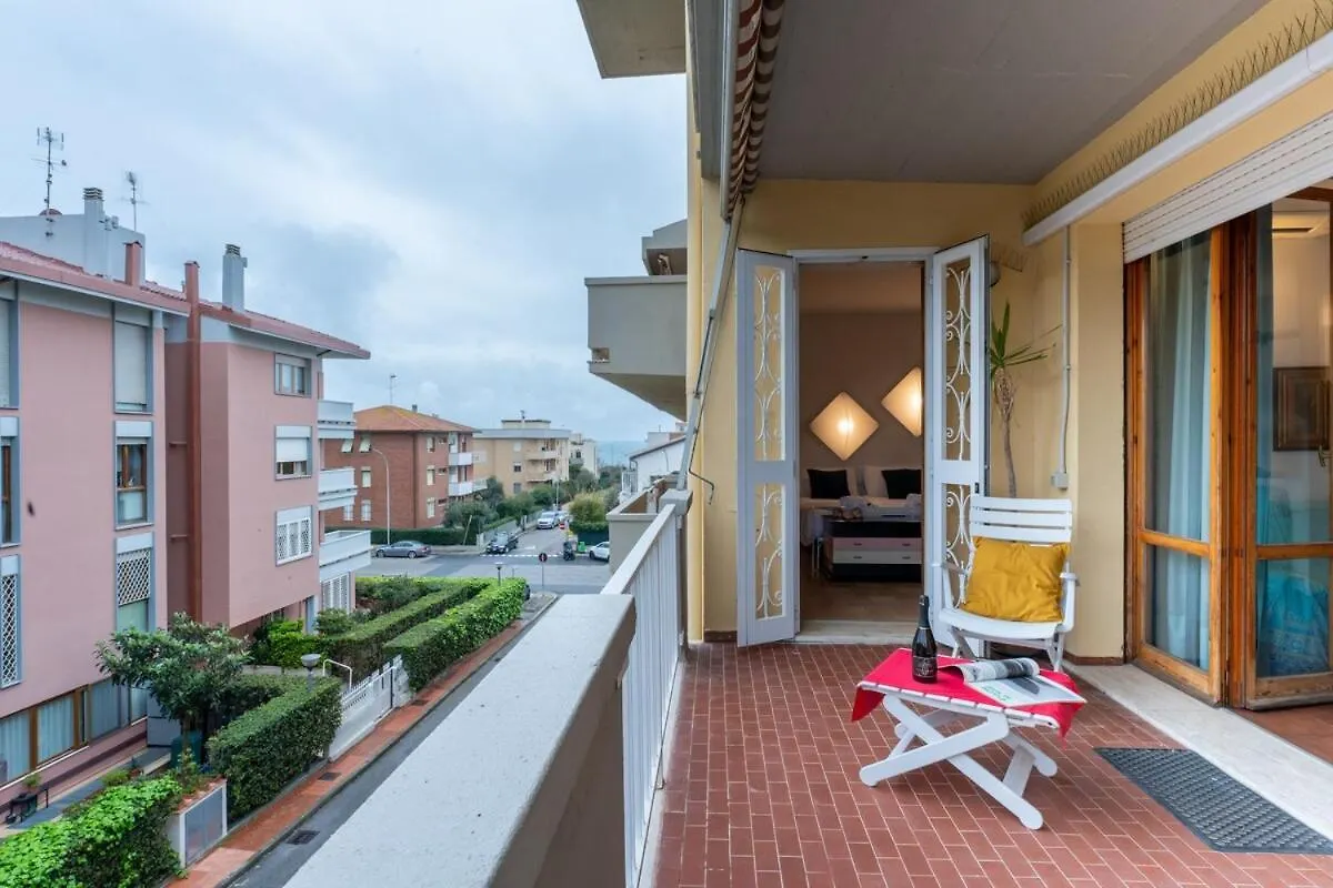 Appartamento Unico A Pochi Passi Dal Mare Livorno 0*,  Italy