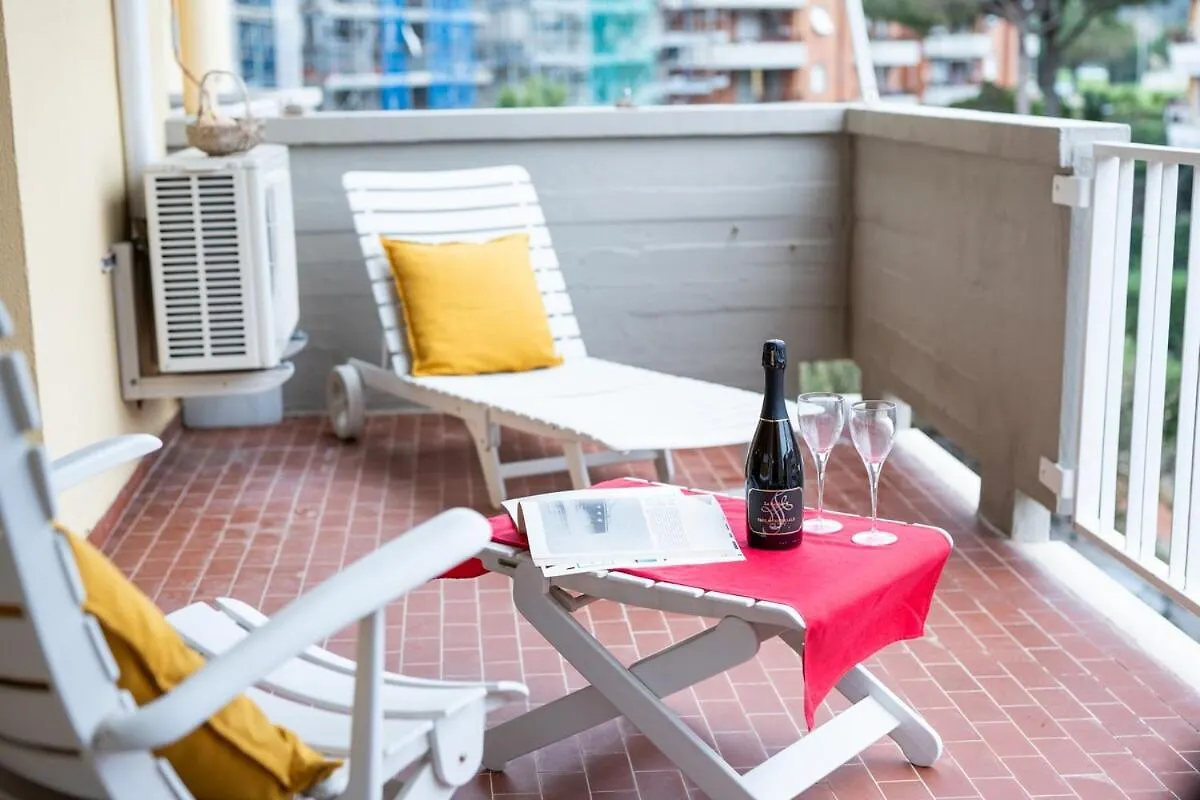 Apartment Appartamento Unico A Pochi Passi Dal Mare Livorno Italy